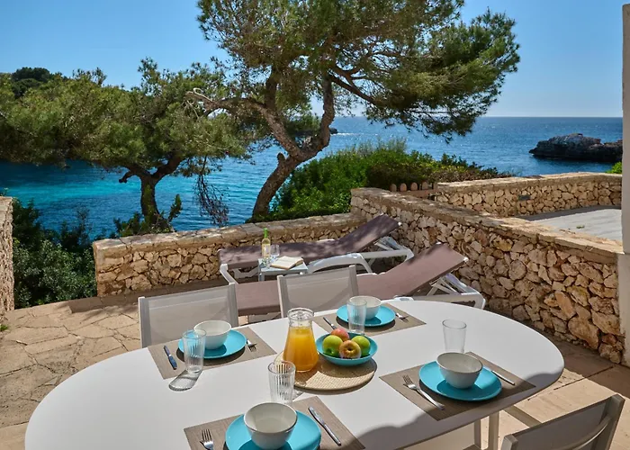 Waterfront Apartment \'Maria\'. Pool. Wifi