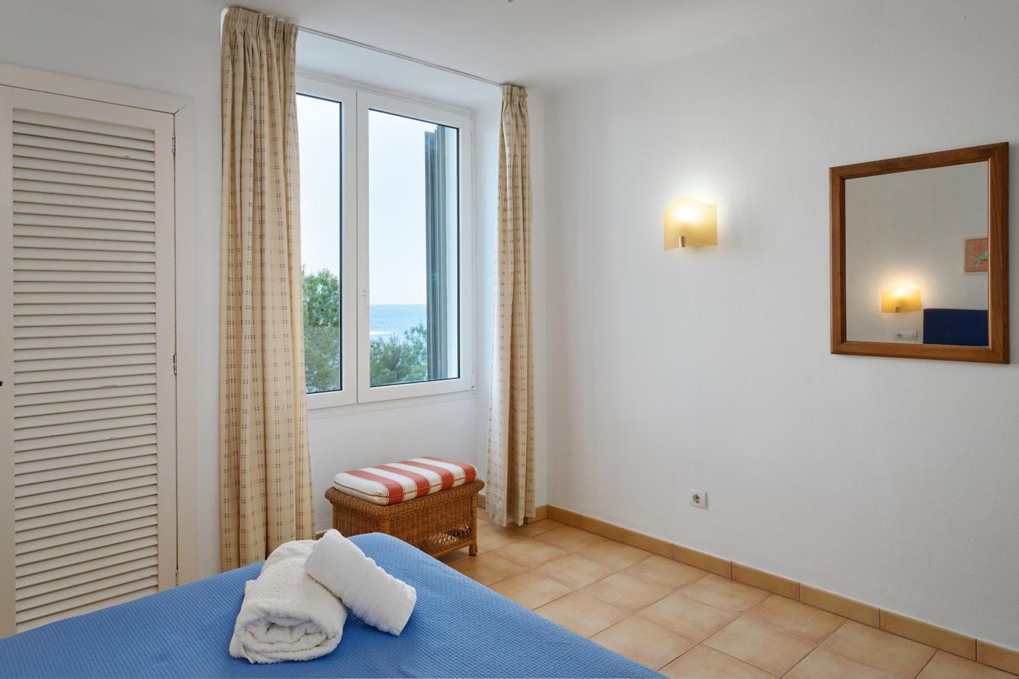 Waterfront 'maria'. Pool. Wifi * Santanyi